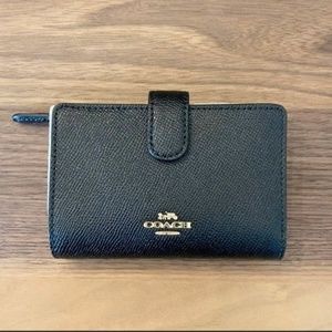 COACH CORNER ZIP LEATHER WALLET